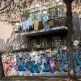 Dai racconti di Antonio emerge come questa fosse poi un�area piena di fabbriche. Del resto anche l� dove oggi si trova il �parco degli aquiloni�, tra via Collodi e via Devitofrancesco, sorgeva l�industria delle Fucine meridionali, la stessa che occupata negli anni 90 divenne il primo centro sociale della citt�